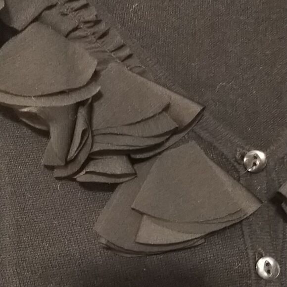 Daisy Fuentes sz small black sweater button (351) - Picture 3 of 5